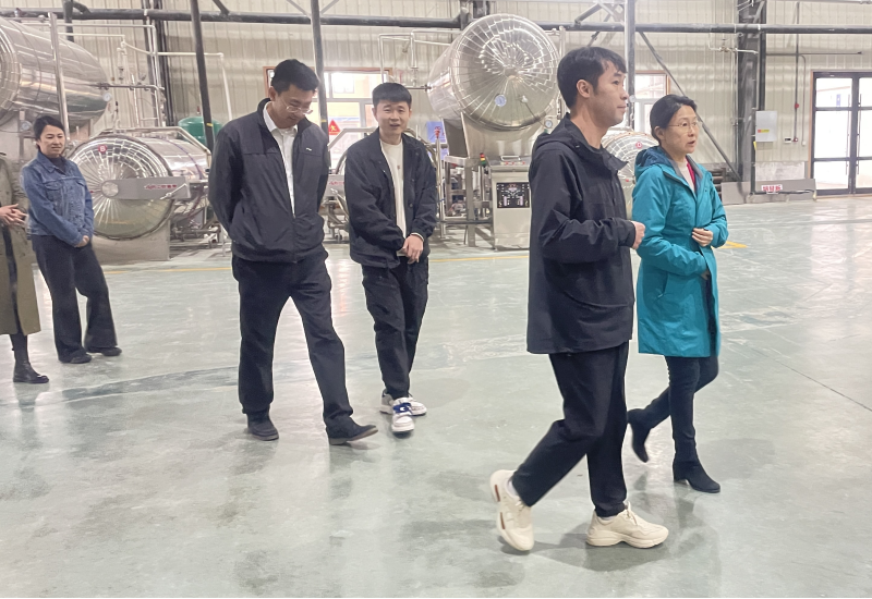 哈爾濱市松北區(qū)人大主任黃明瑾帶隊到區(qū)人大代表企業(yè)利如金農(nóng)業(yè)集團遠海農(nóng)業(yè)走訪慰問