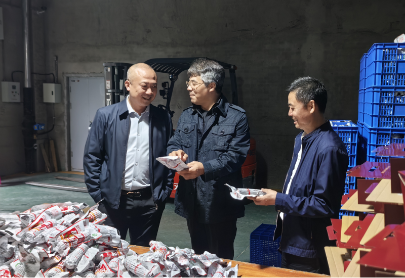 黑龍江省委網(wǎng)信辦二級(jí)巡視員劉平劉平赴利如金農(nóng)業(yè)集團(tuán)遠(yuǎn)海分公司考察調(diào)研